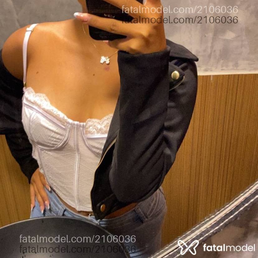 Acompanhante mulher morena (o) de olhos pretos - Ludmilla