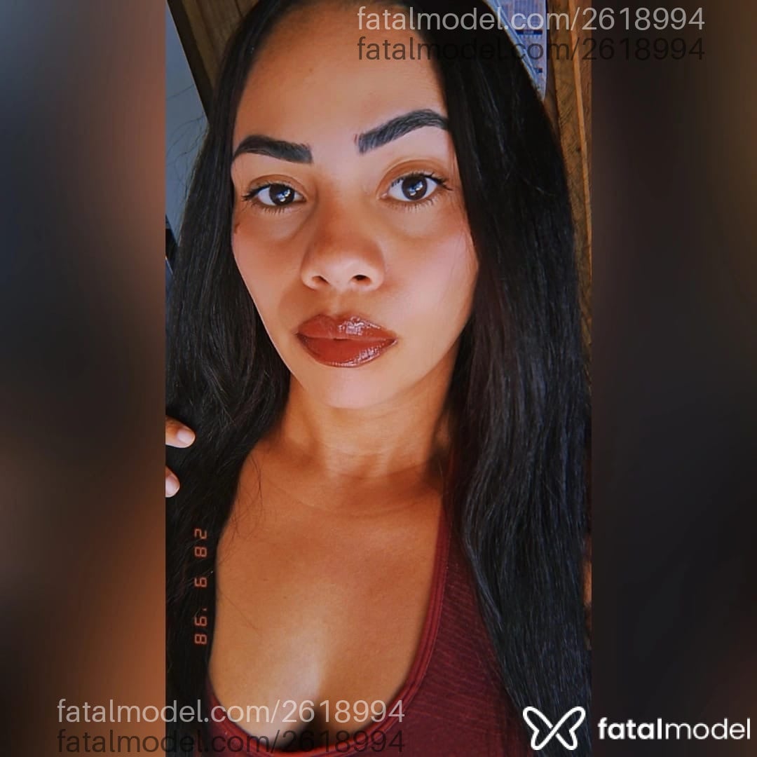 Acompanhante não-binário morena (o) de olhos pretos em Virtual - Júlia