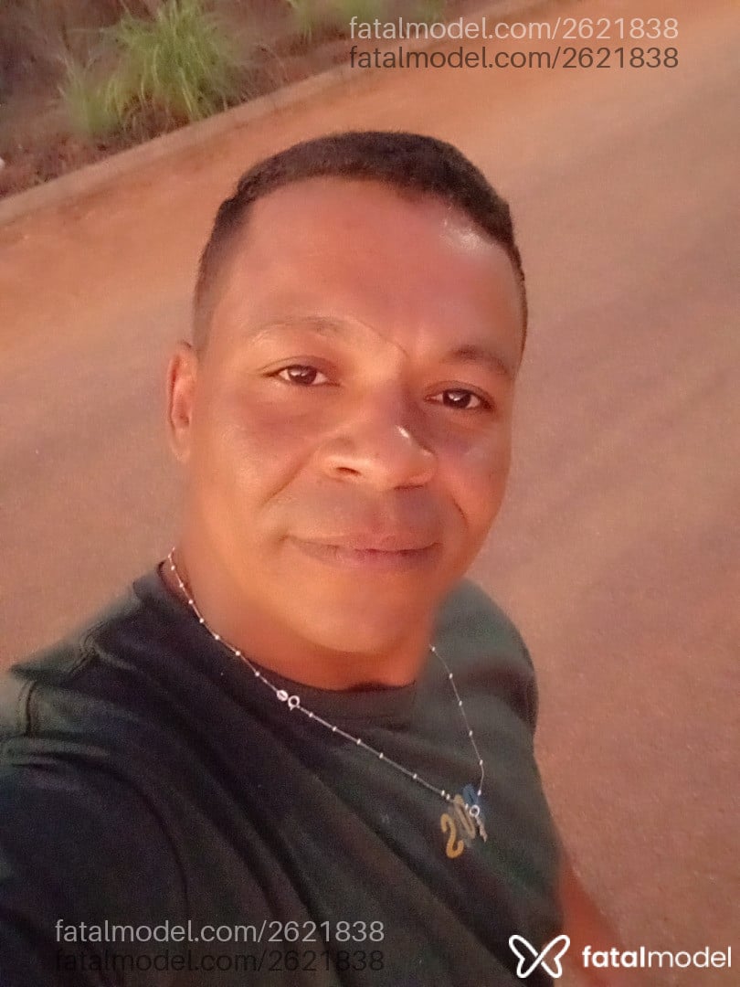 Acompanhante homem com cabelo castanho de olhos castanhos em Barra do Garças Acompanhante homem com cabelo castanho de olhos castanhos em Barra do Garças - Dieliton
