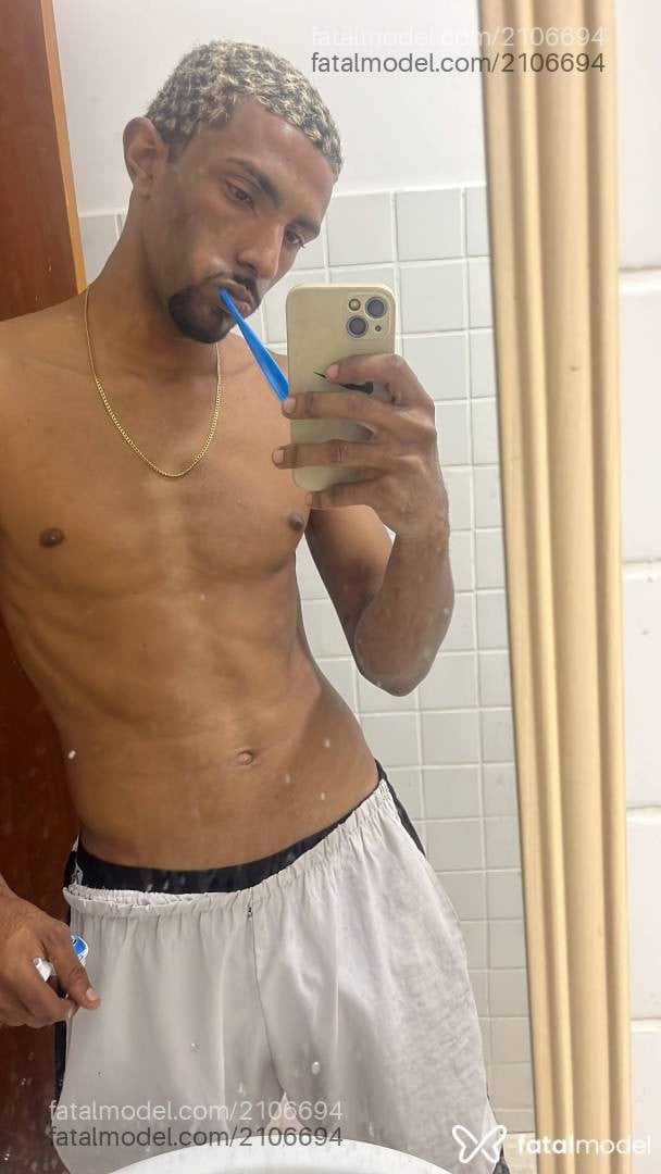 Acompanhante homem morena (o) de olhos pretos em São Gonçalo - Elétricista