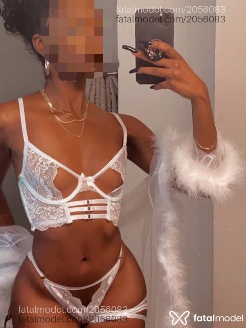 Acompanhante mulher com cabelo castanho de olhos castanhos em Blumenau - Thalyta