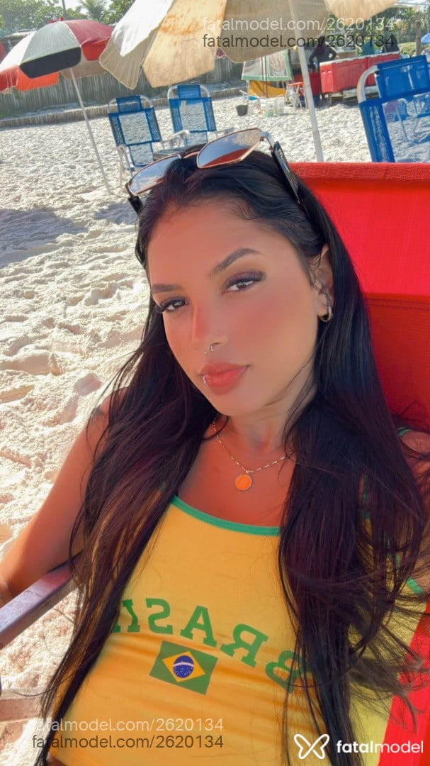 Acompanhante mulher morena (o) de olhos castanhos em São José do Rio Preto - Laura