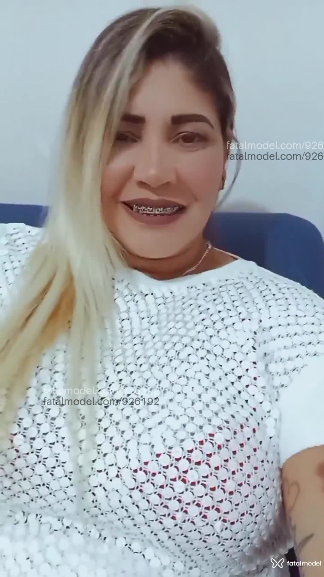 Acompanhante mulher loira (o) de olhos castanhos - Luana mel