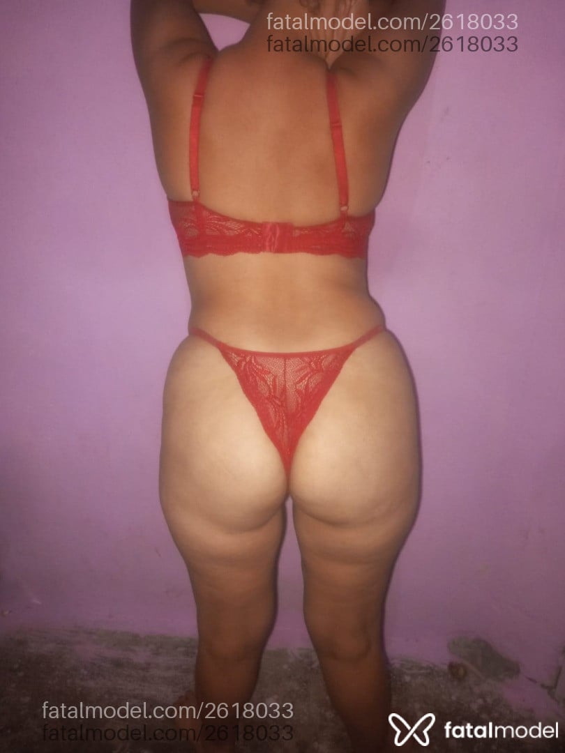 Acompanhante mulher com cabelo castanho de olhos castanhos em Candeias do Jamari - Monyzinha