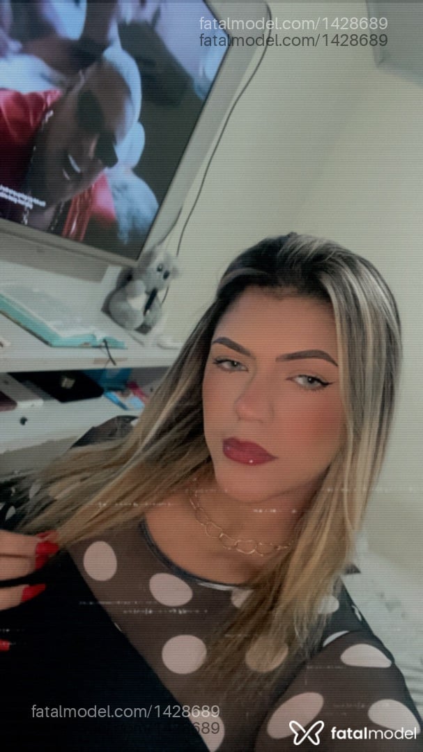 Acompanhante mulher com cabelo castanho de olhos castanhos em Várzea Grande Acompanhante mulher com cabelo castanho de olhos castanhos em Várzea Grande - Julianah Ferraz