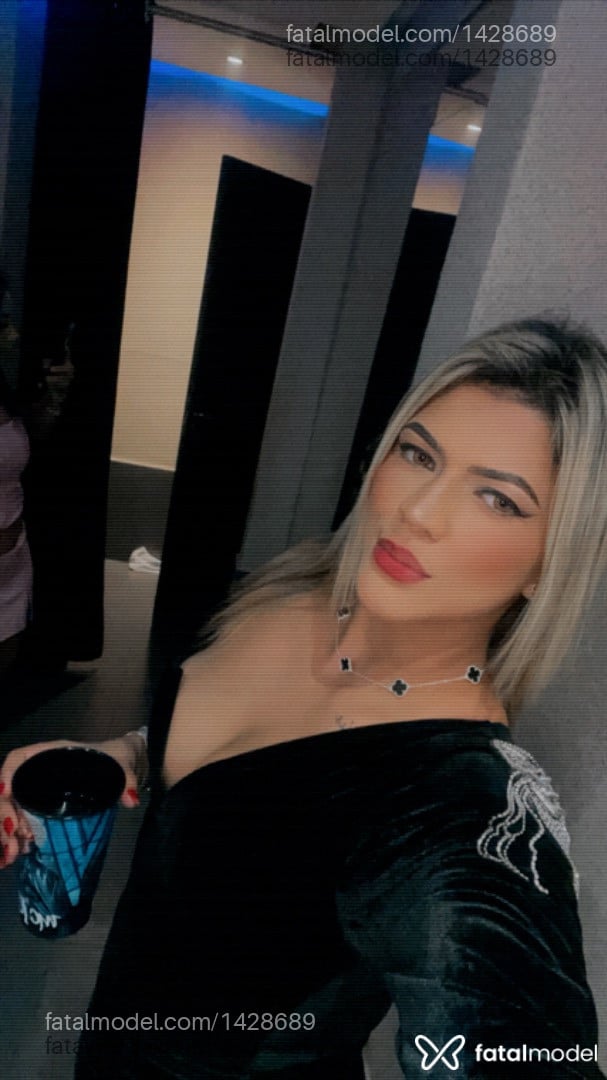 Acompanhante mulher com cabelo castanho de olhos castanhos em Várzea Grande Acompanhante mulher com cabelo castanho de olhos castanhos em Várzea Grande - Julianah Ferraz