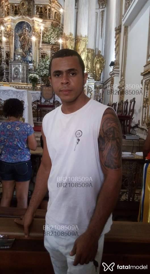 Acompanhante homem com cabelo grisalho de olhos castanhos em Rio Verde - Vagne Ramos