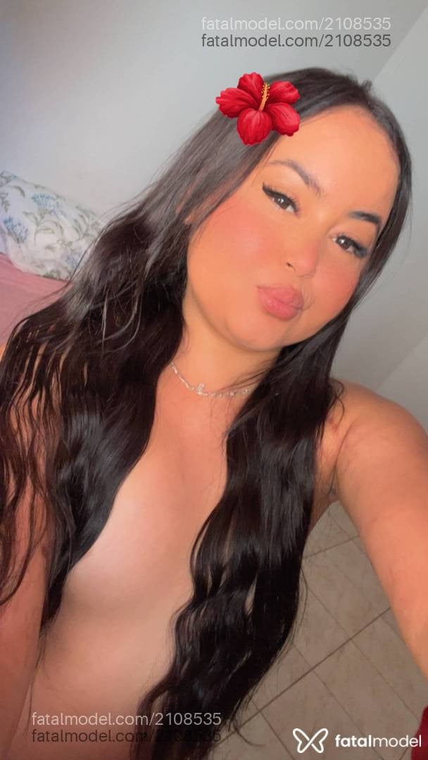 Acompanhante mulher com cabelo castanho de olhos pretos em Uruaçu - Nicolle