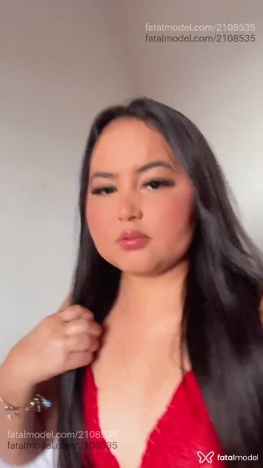 Acompanhante mulher com cabelo castanho de olhos pretos em Goianésia - Nicolle