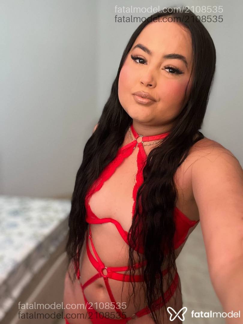 Acompanhante mulher com cabelo castanho de olhos pretos em Uruaçu - Nicolle