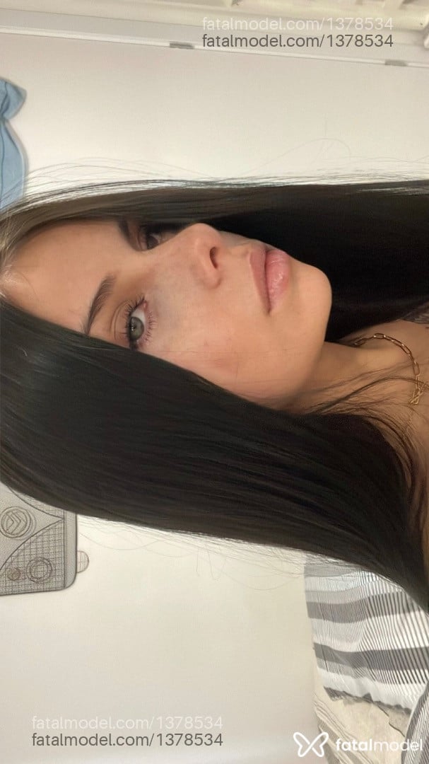 Acompanhante mulher morena (o) de olhos azuis em Londrina - Karina