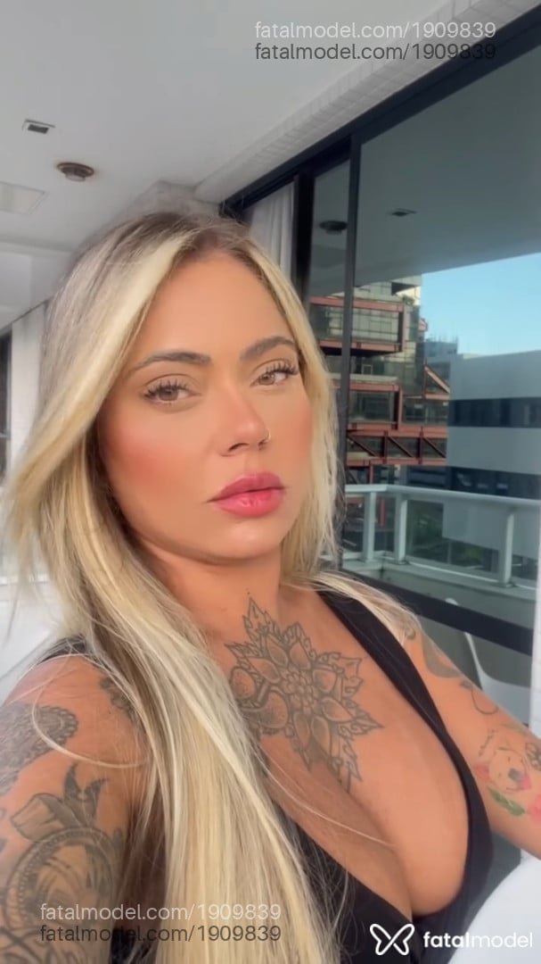 Acompanhante mulher loira (o) de olhos mel em São Paulo - Mel Mendes