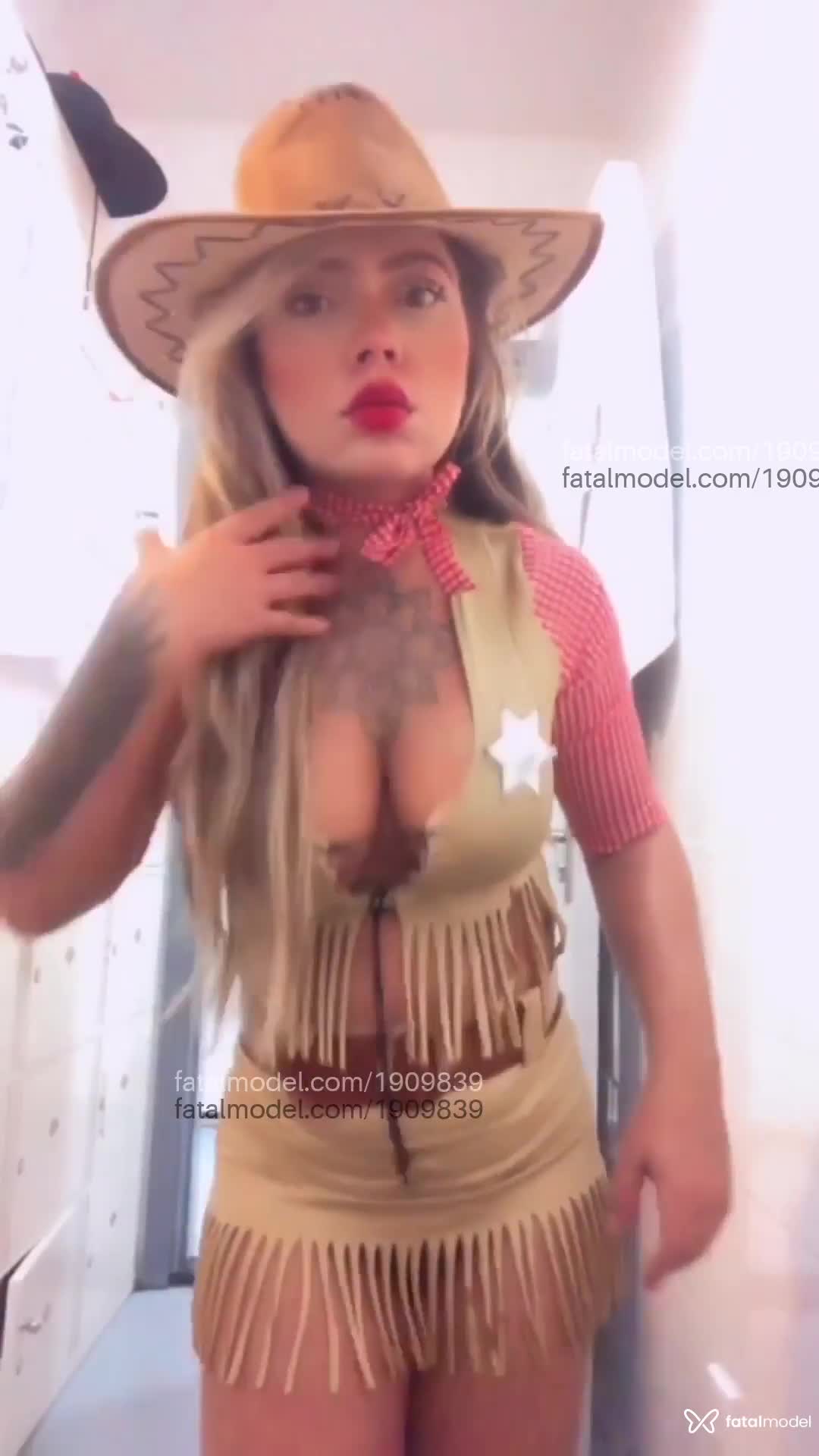 Acompanhante mulher loira (o) de olhos mel em São Paulo - Mel Mendes