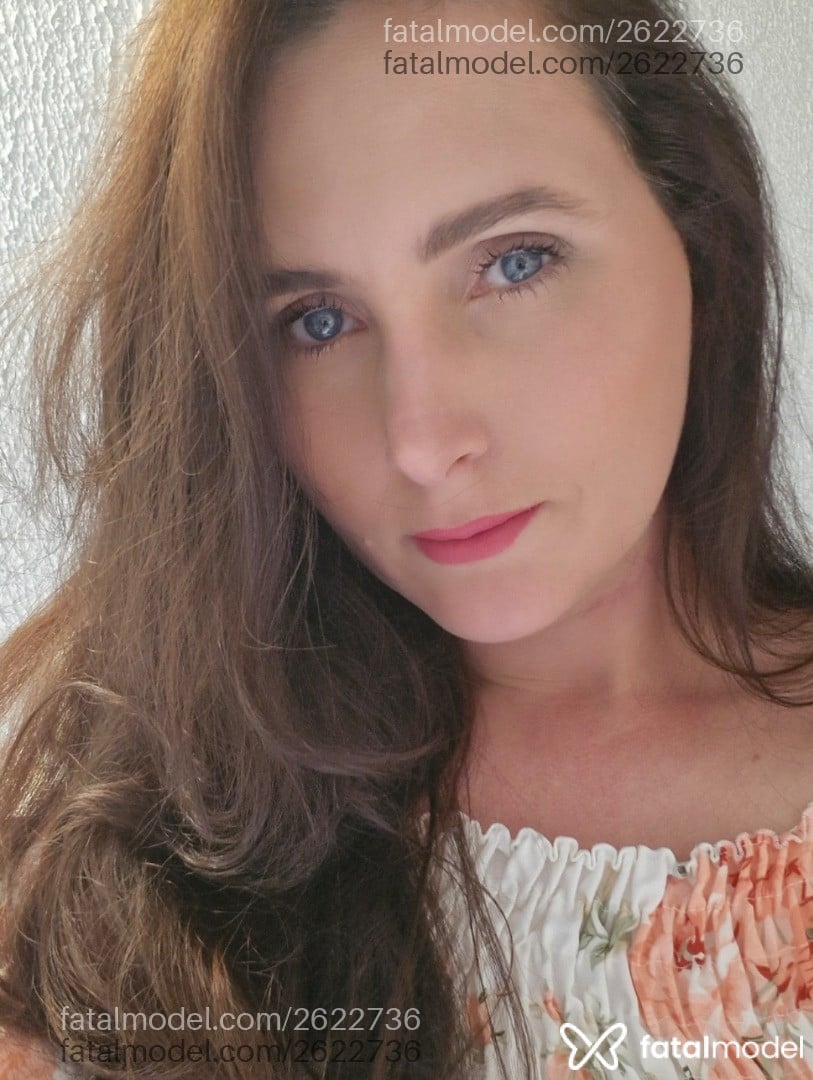 Acompanhante mulher com cabelo castanho de olhos azuis em Curitiba - Sophia