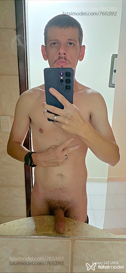 Acompanhante homem com cabelo castanho de olhos castanhos em Votuporanga Acompanhante homem com cabelo castanho de olhos castanhos em Votuporanga - Farina