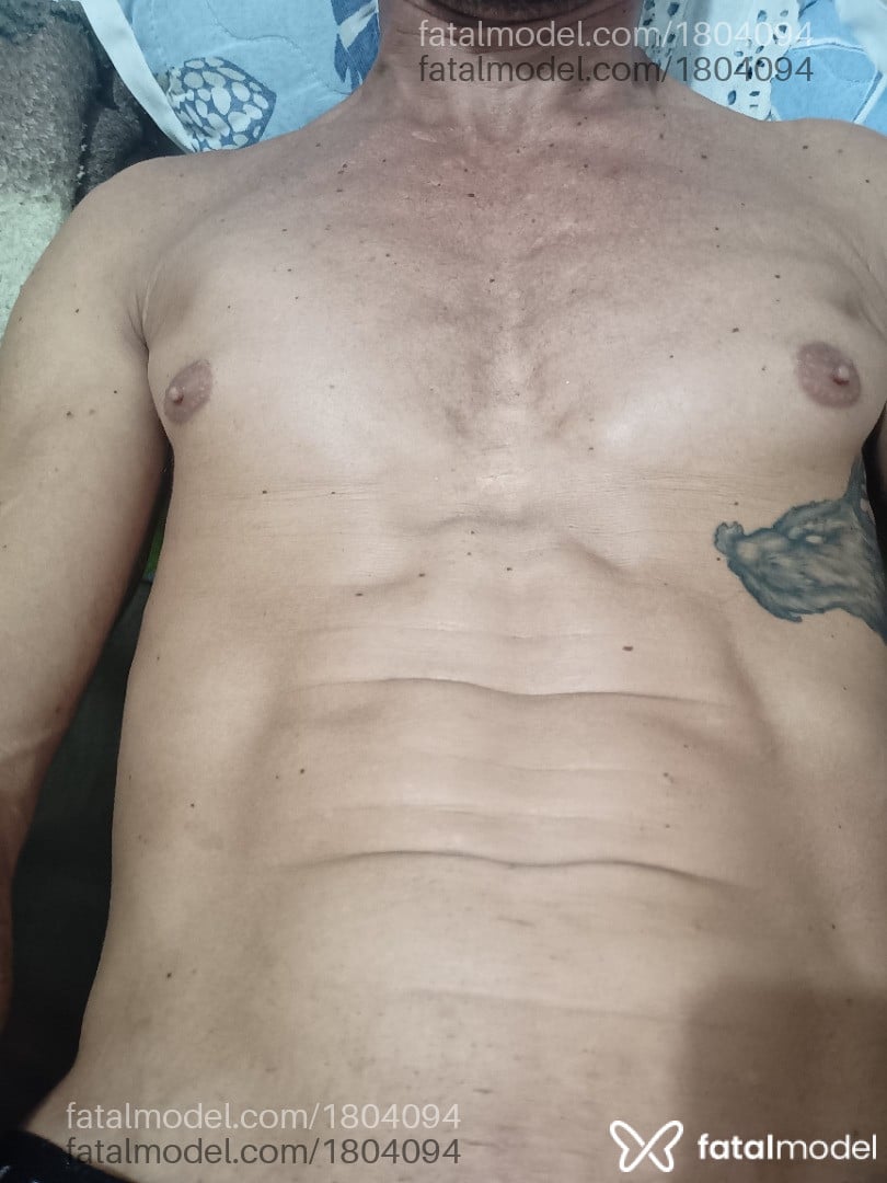 Acompanhante homem com cabelo castanho de olhos castanhos em Balneário Camboriú - O massagistântrico