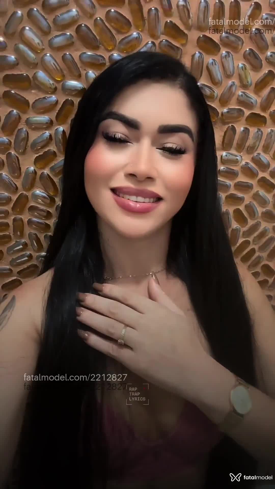 Acompanhante mulher morena (o) de olhos castanhos em São Paulo Acompanhante mulher morena (o) de olhos castanhos em São Paulo - Tokyo Kobayashi