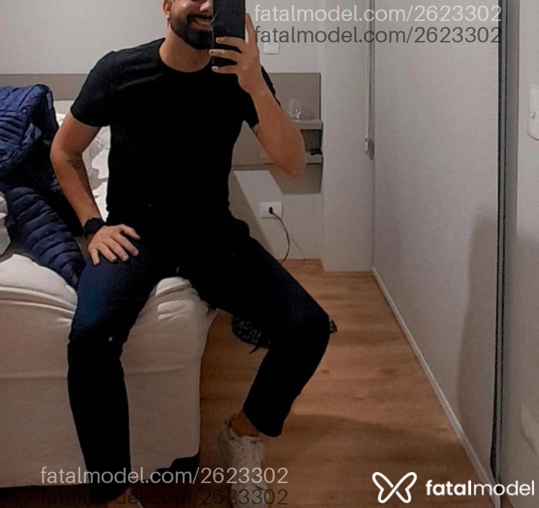 Acompanhante homem com cabelo castanho de olhos castanhos em Lajeado - Eduardo Barros