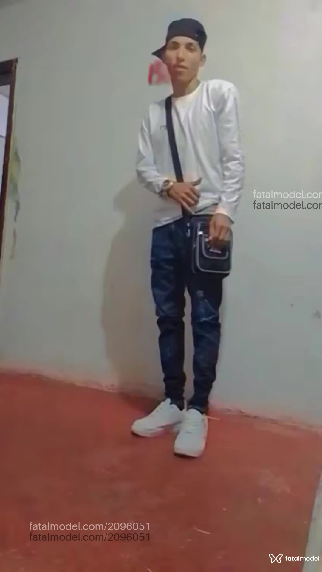 Acompanhante homem com cabelo castanho de olhos castanhos - José Soto