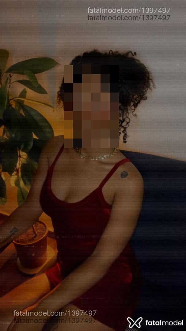 Acompanhante mulher com cabelo castanho de olhos mel em São Paulo - Marina Martins