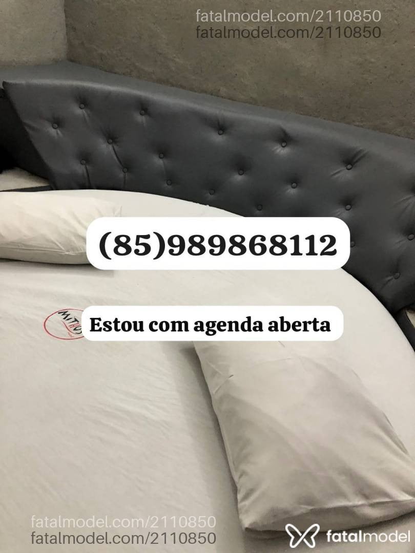 Acompanhante mulher loira (o) de olhos castanhos - Juhgordinha Acompanhante mulher loira (o) de olhos castanhos - Juhgordinha