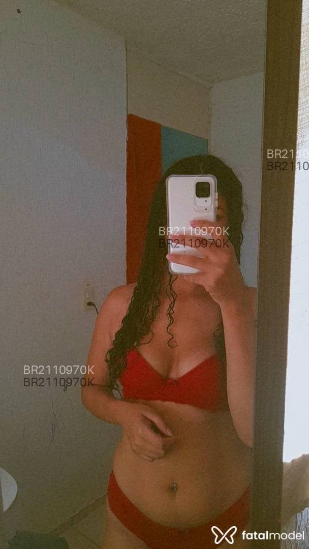 Acompanhante mulher morena (o) de olhos castanhos em Virtual - Shakira