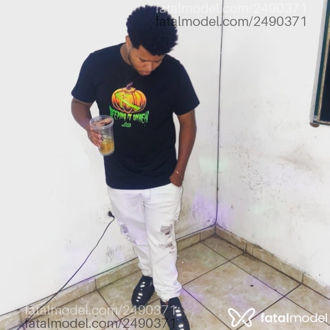 Acompanhante homem morena (o) de olhos castanhos - Henrique Douglas