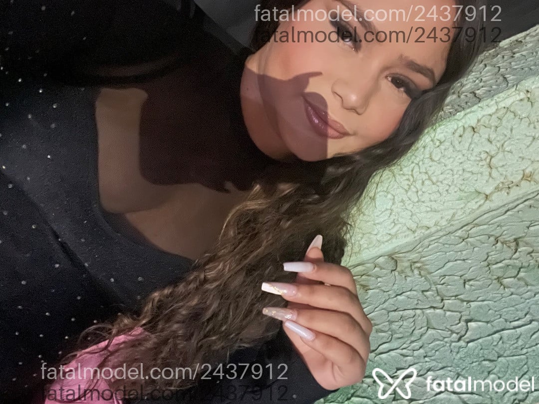 Acompanhante mulher com cabelo castanho de olhos castanhos - Geovana