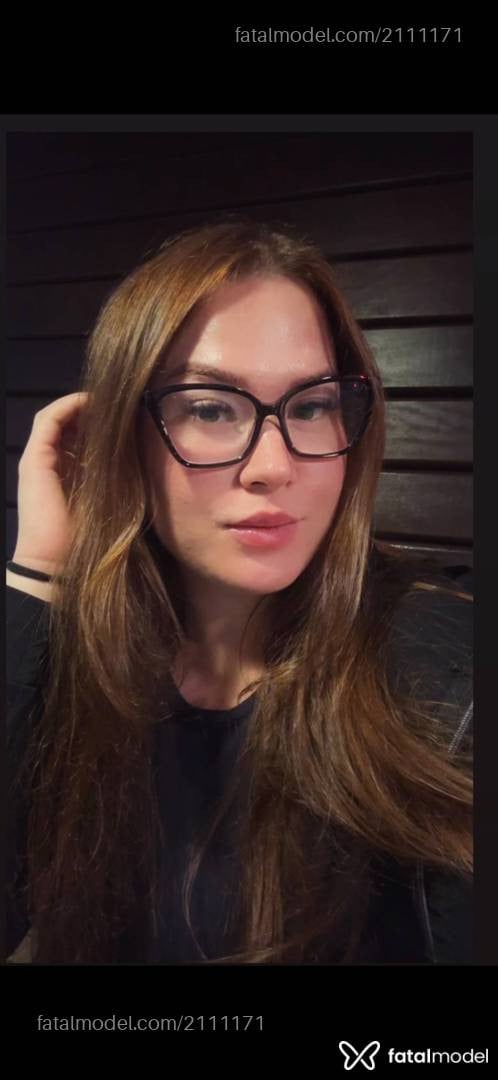 Acompanhante mulher com cabelo castanho de olhos castanhos - Isabella Monteiro