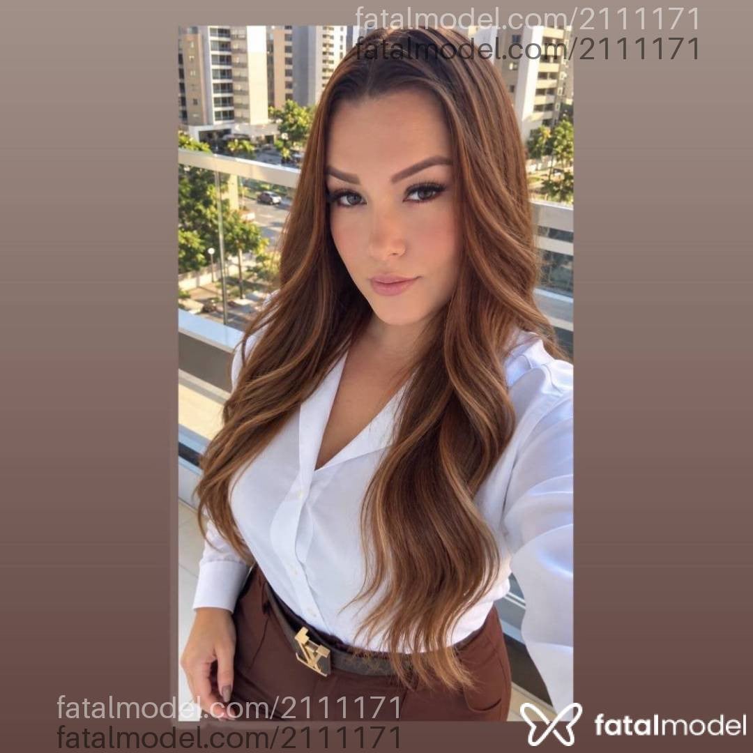 Acompanhante mulher com cabelo castanho de olhos castanhos - Isabella Monteiro