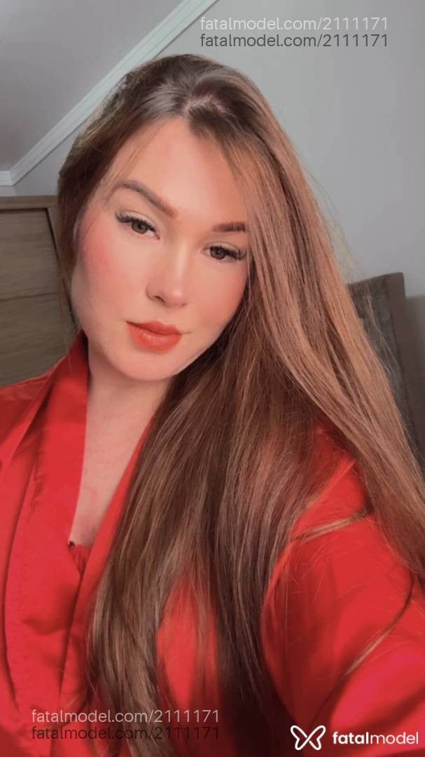 Acompanhante mulher com cabelo castanho de olhos castanhos - Isabella Monteiro
