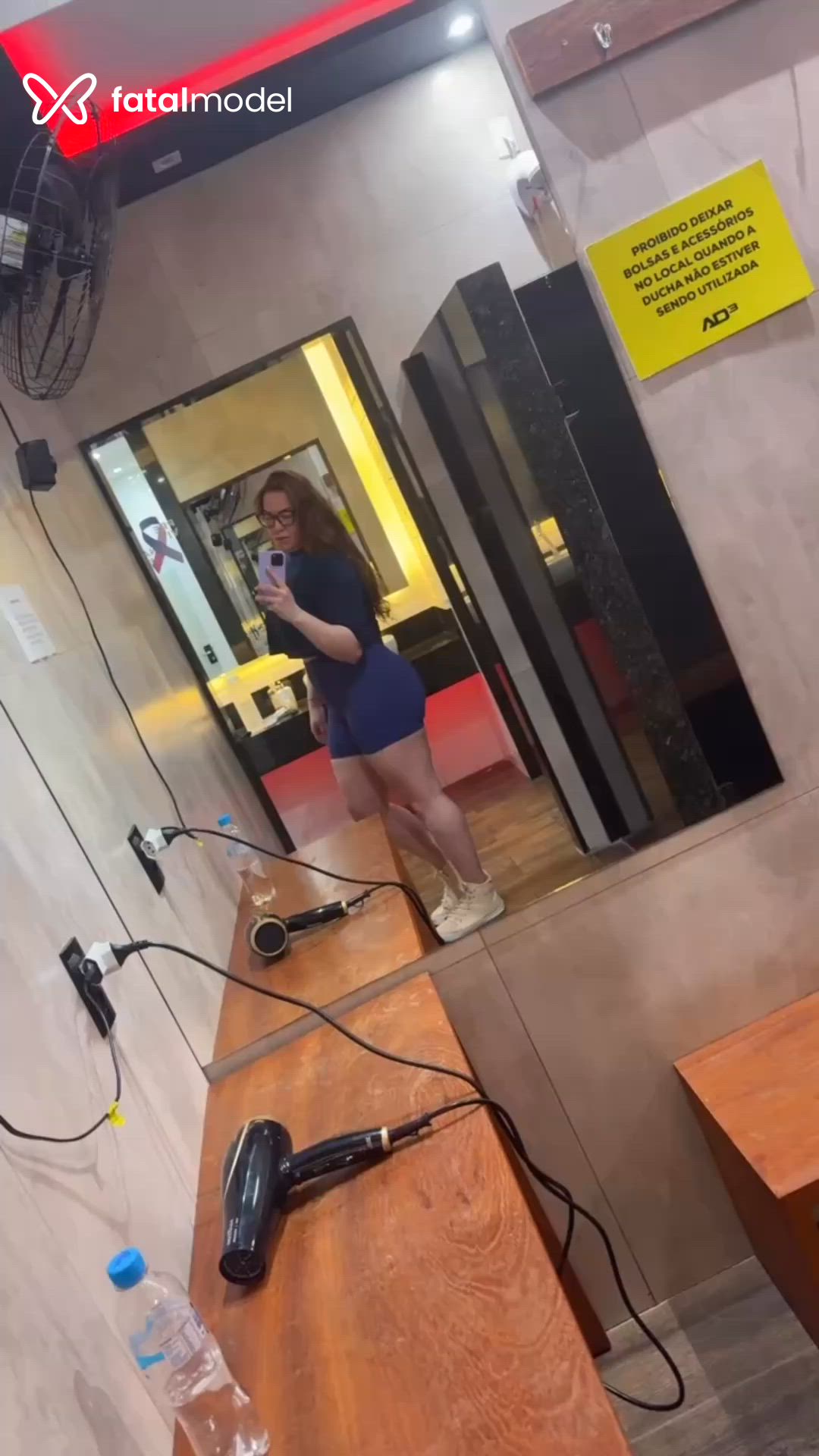 Acompanhante mulher com cabelo castanho de olhos castanhos em Itajaí Acompanhante mulher com cabelo castanho de olhos castanhos em Itajaí - Isabella Monteiro