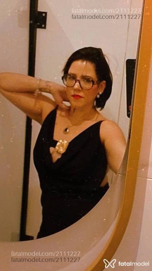 Acompanhante mulher ruiva (o) de olhos mel - Liane