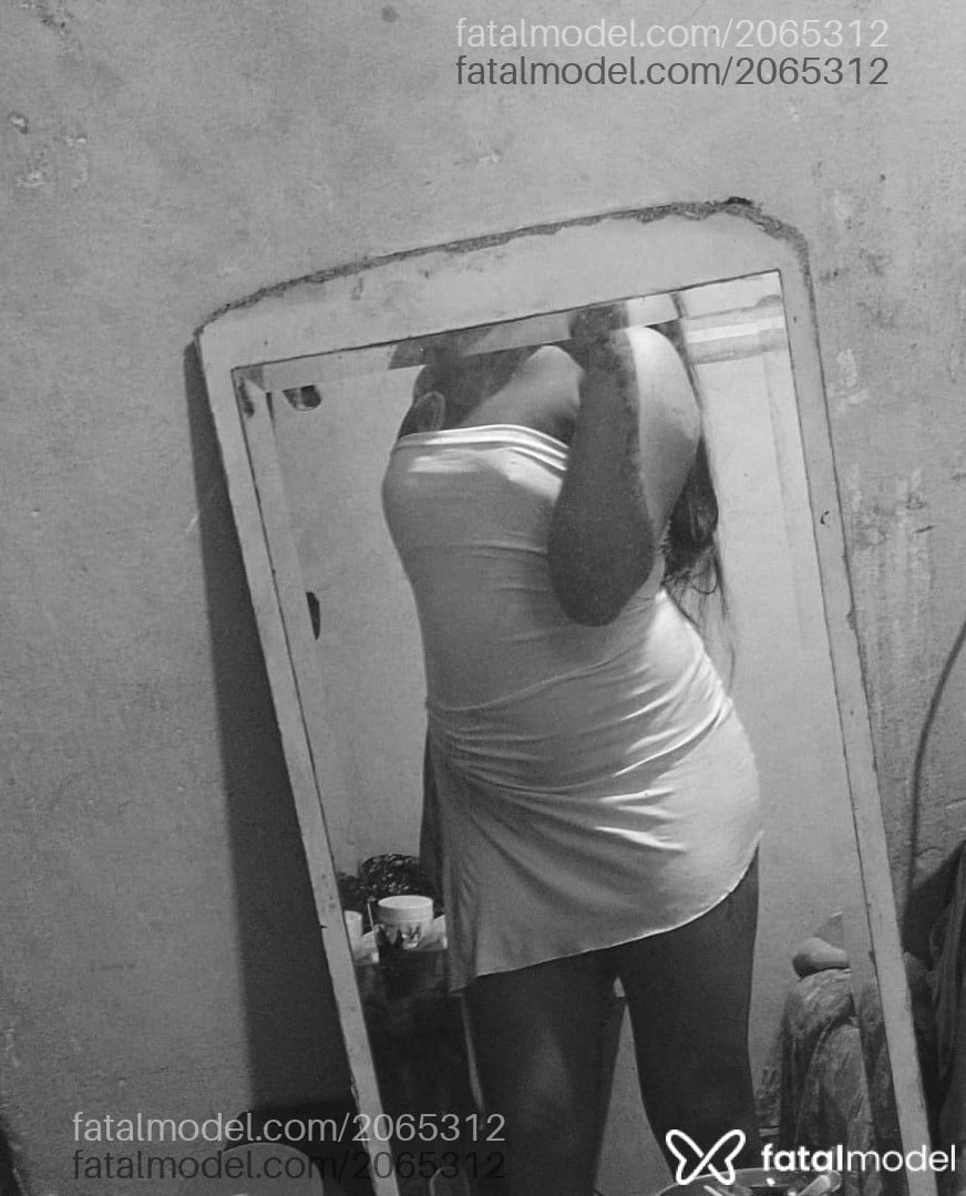 Acompanhante mulher trans com cabelo castanho de olhos castanhos em São Pedro do Ivaí - Bueno