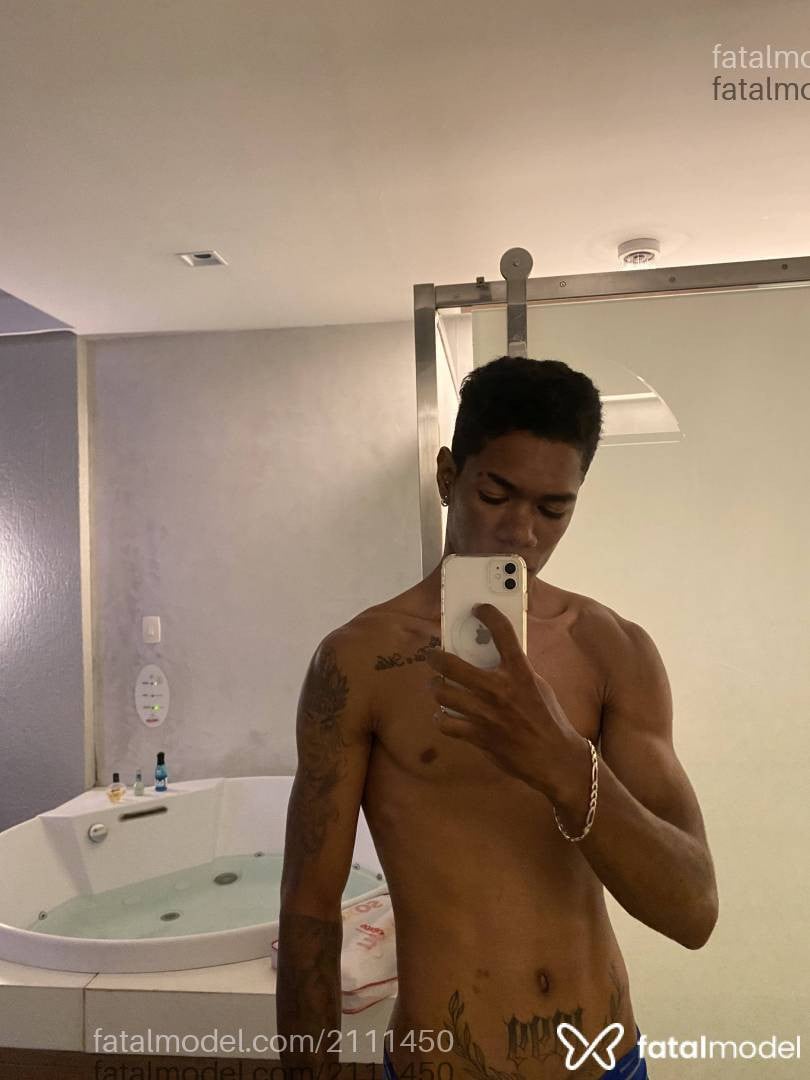 Acompanhante homem morena (o) de olhos pretos em Ipojuca Acompanhante homem morena (o) de olhos pretos em Ipojuca - Chocolatedojob