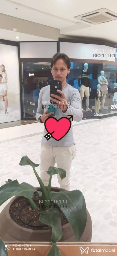 Acompanhante homem com cabelo castanho de olhos castanhos em São Paulo - Principito