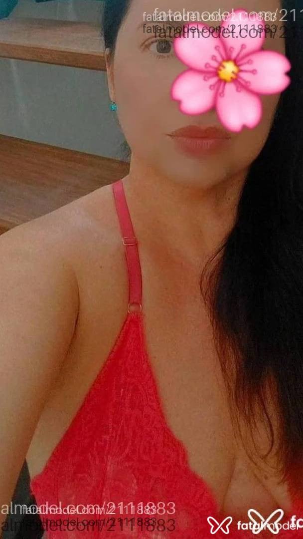 Acompanhante mulher com cabelo castanho de olhos castanhos - Karol