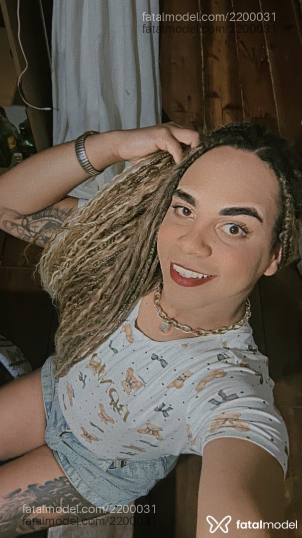 Acompanhante mulher trans morena (o) de olhos castanhos em Braço do Norte Acompanhante mulher trans morena (o) de olhos castanhos em Braço do Norte - Bella