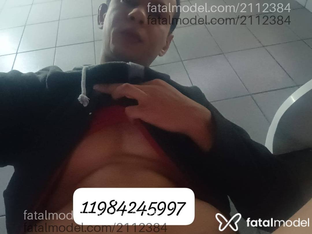 Acompanhante homem com cabelo castanho de olhos castanhos - Paulo