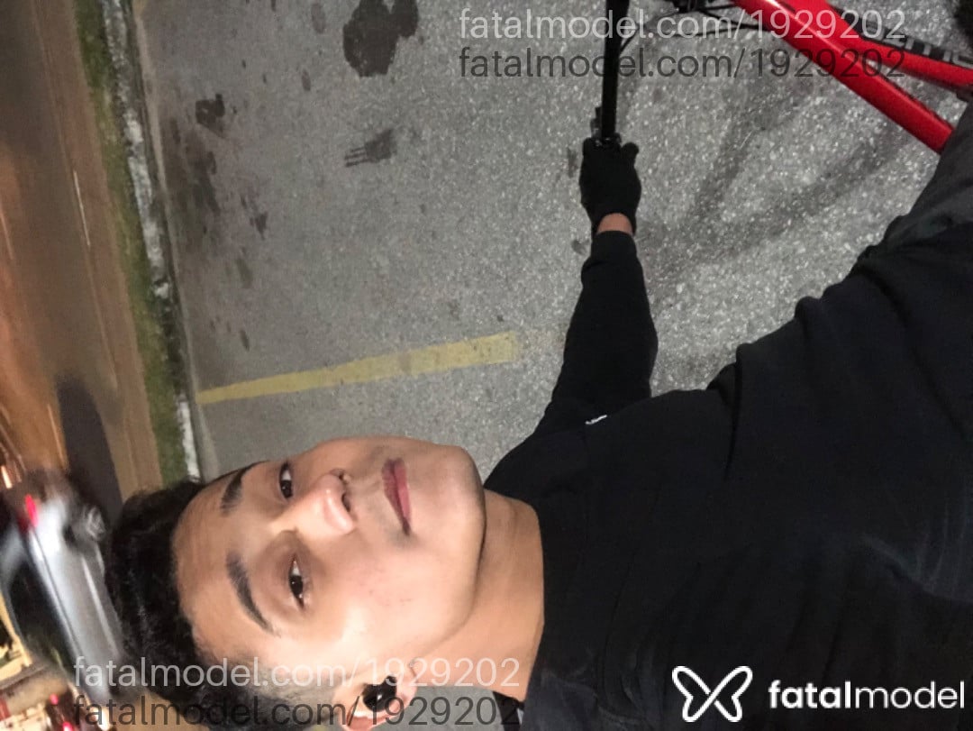 Acompanhante homem morena (o) de olhos pretos em São José Acompanhante homem morena (o) de olhos pretos em São José - Juniorzao