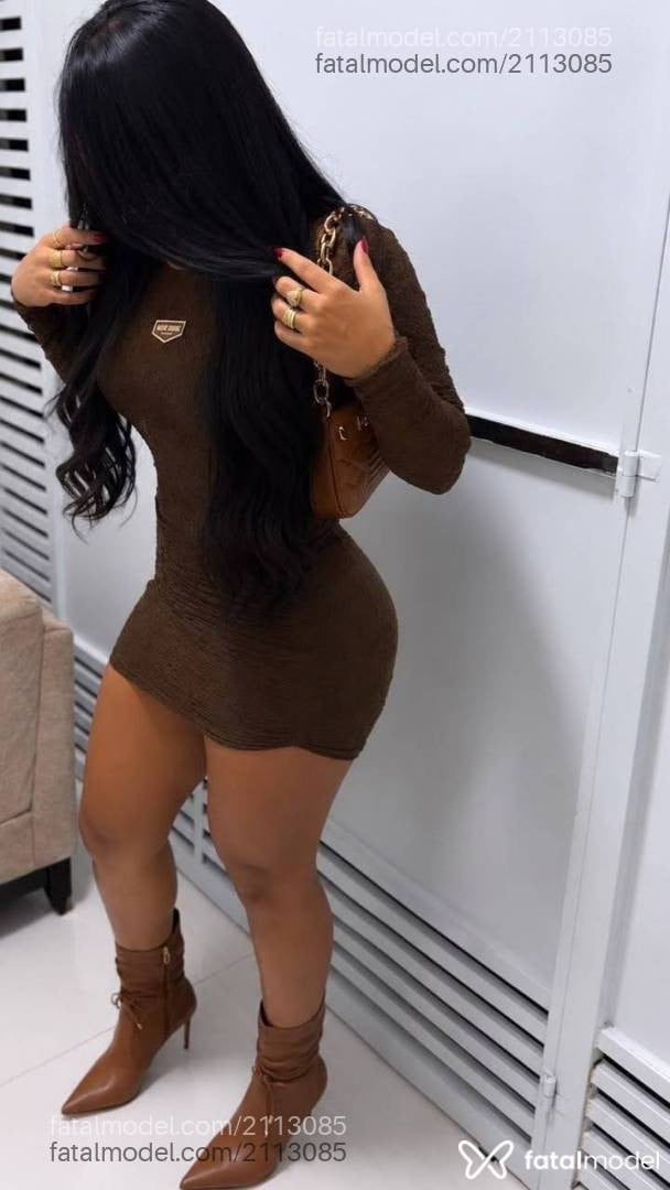 Acompanhante mulher morena (o) de olhos pretos - Ayla Visconti
