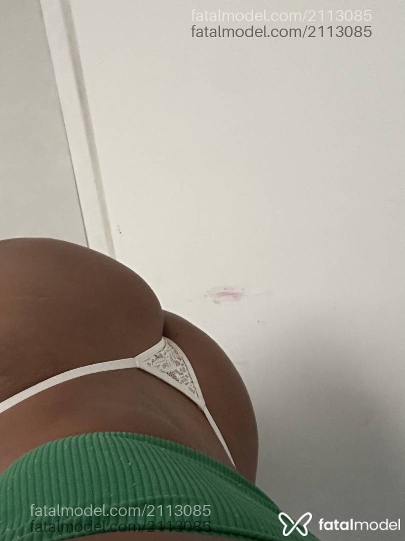 Acompanhante mulher morena (o) de olhos pretos - Ayla Visconti