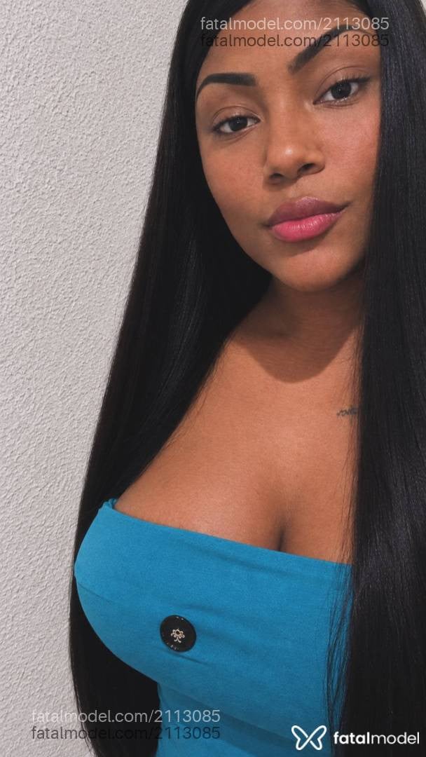 Acompanhante mulher morena (o) de olhos pretos - Ayla Visconti