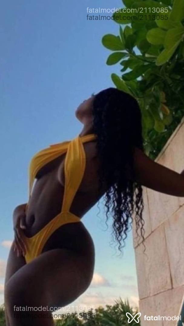 Acompanhante mulher morena (o) de olhos pretos - Ayla Visconti