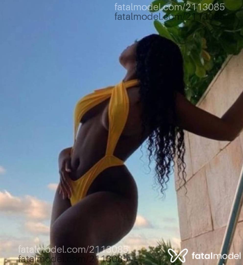Acompanhante mulher morena (o) de olhos pretos - Ayla Visconti