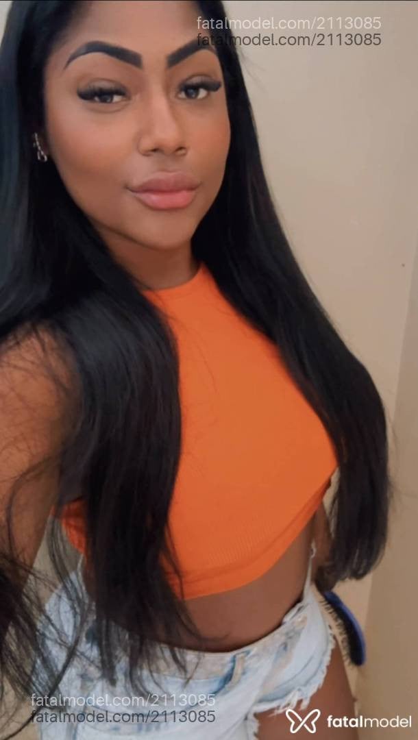 Acompanhante mulher morena (o) de olhos pretos - Ayla Visconti