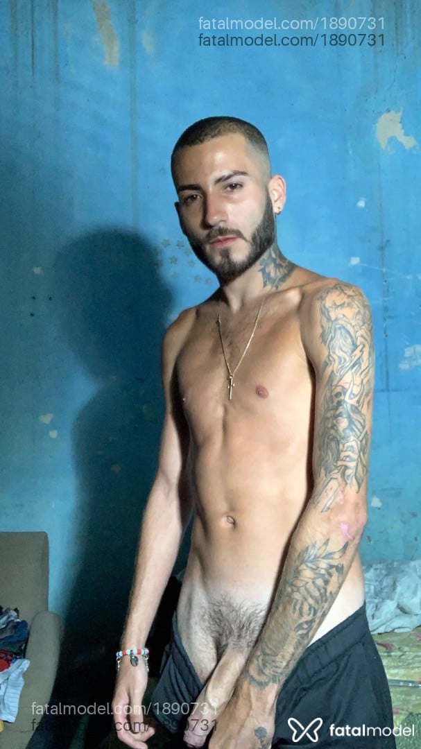 Acompanhante homem morena (o) de olhos mel - Novinhobxd