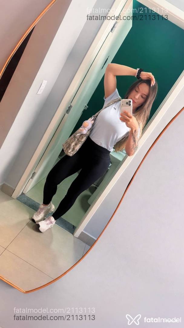 Acompanhante mulher loira (o) de olhos castanhos - Bianchi
