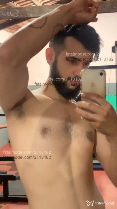 Acompanhante homem com cabelo castanho de olhos castanhos em Virtual - Thata