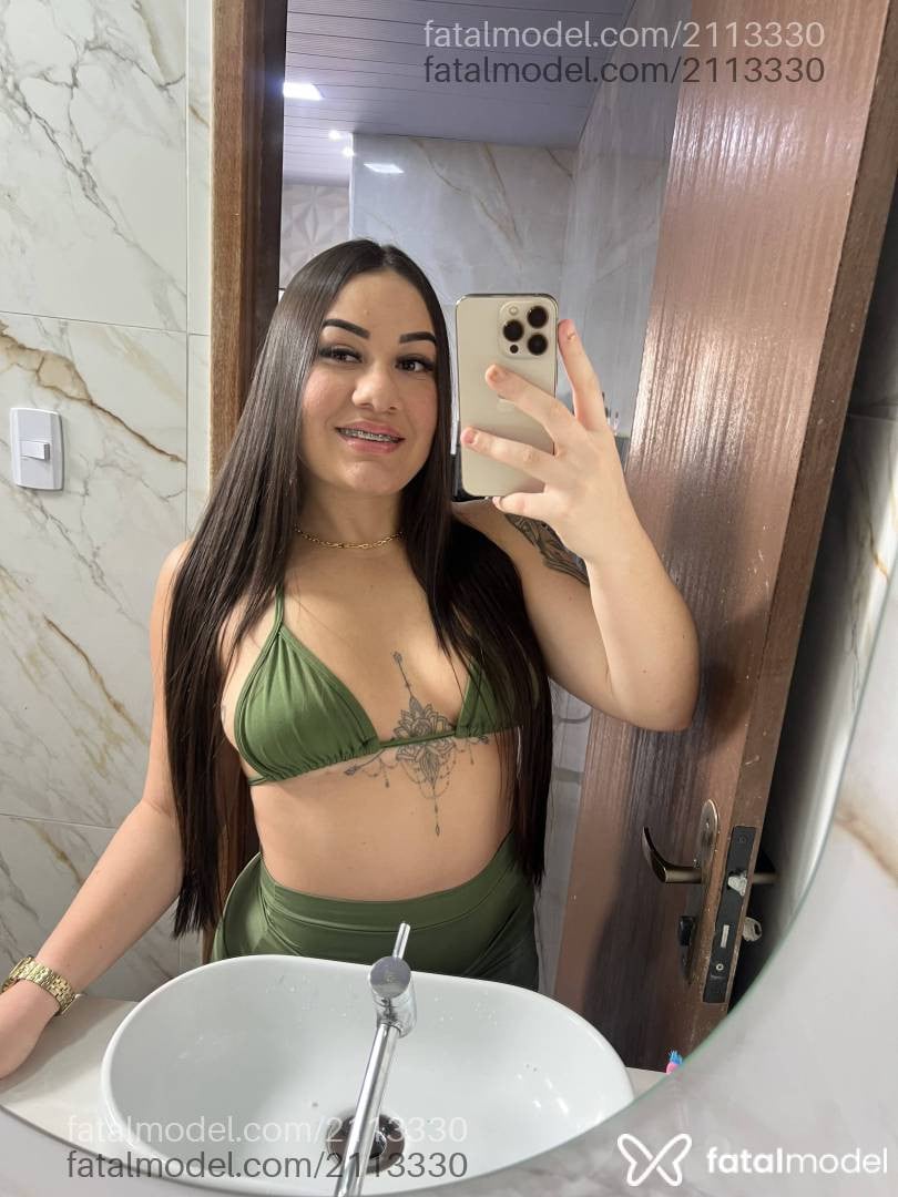 Acompanhante mulher com cabelo castanho de olhos castanhos - Isis Villa